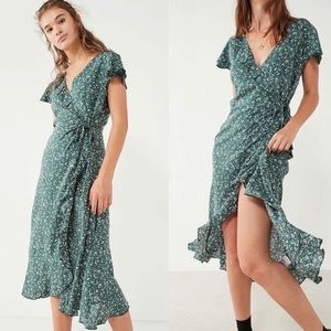 Urban outfitters kimchi floral wrap dress